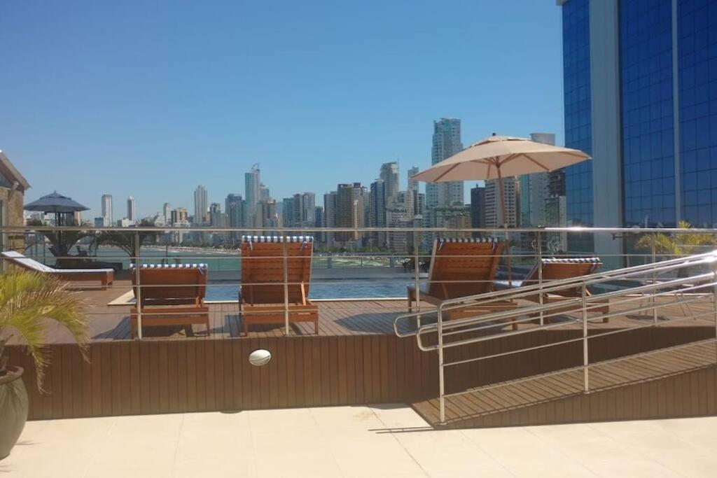 Piscina A Beira-Mar, Tranquilidade E Qualidade No Melhor De Bc Balneário Camboriú Kültér fotó