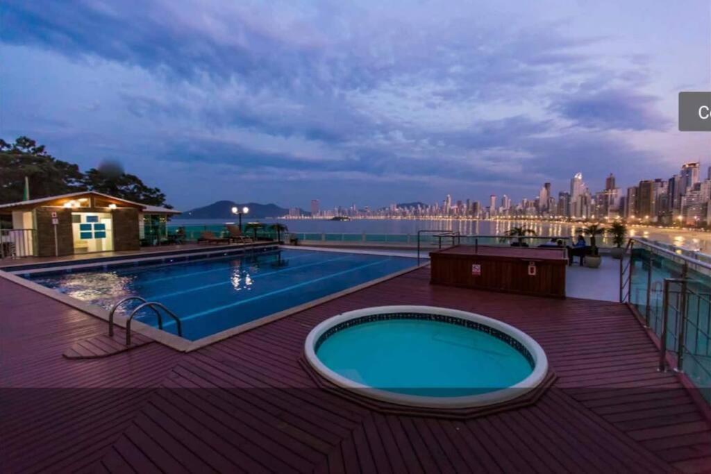 Piscina A Beira-Mar, Tranquilidade E Qualidade No Melhor De Bc Balneário Camboriú Kültér fotó