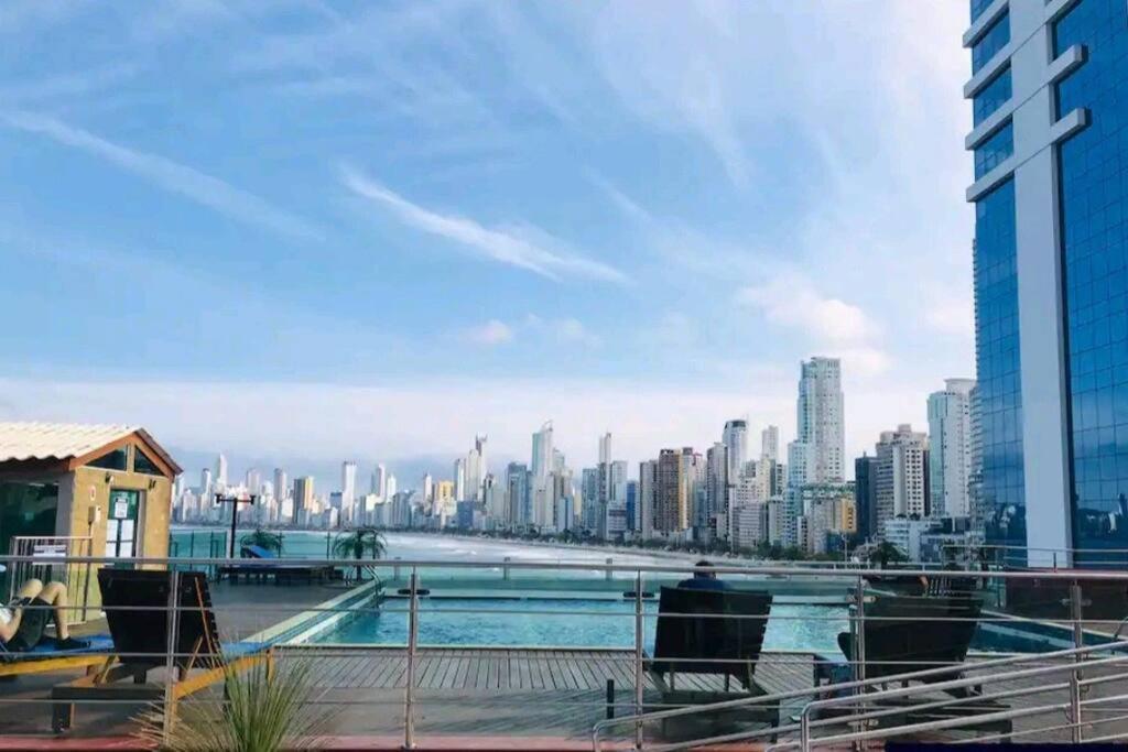 Piscina A Beira-Mar, Tranquilidade E Qualidade No Melhor De Bc Balneário Camboriú Kültér fotó
